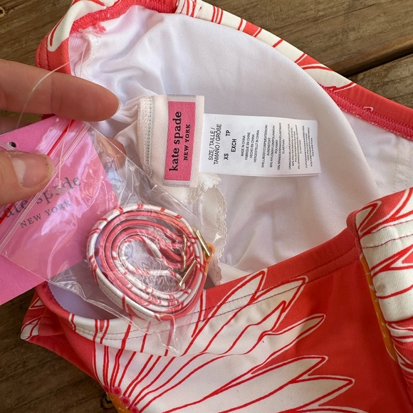 NWT Kate Spade Falling Flower Daisy bikini top - Picture 5 of 5